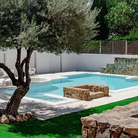 Mateos Villa *